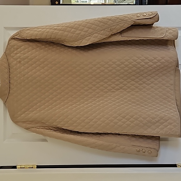 Hilary Radley 1x Tan quilted jacket, water resistant. From Saks 5th Ave NYC. EUC - Picture 3 of 10